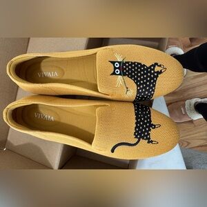 VIVAIA CAT Round-Toe Embroidered Loafers (Audrey) $150